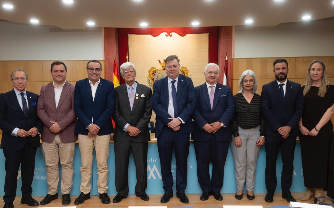 EL CAF ALMERÍA ARROPA AL JURISTA FRANCISCO GONZÁLEZ PALMA EN LA ENTREGA DE SU MEDALLA DE ORO